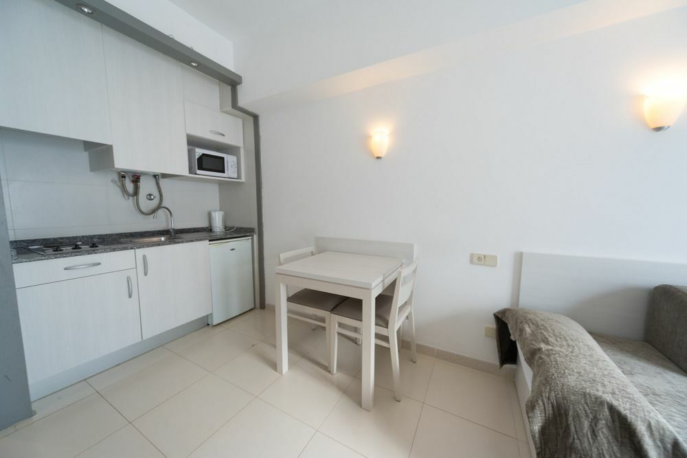 Apartamentos Embat Can Pastilla  Bagian luar foto